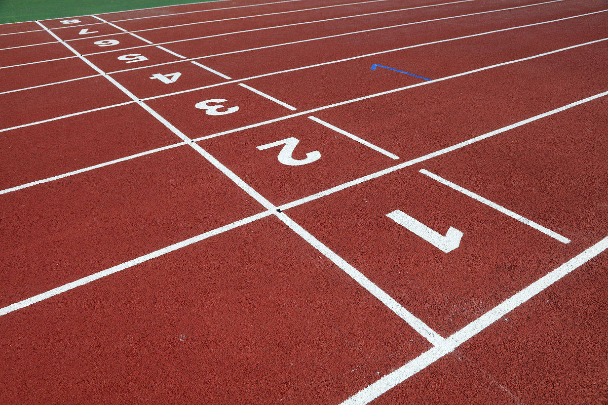 我们要了解一下iaaf认可的四种主要跑道规格:400米标准跑道,200米标准