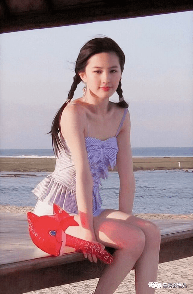 刘亦菲穿露背"肚裙",时尚又清纯,仙女的天花板!_赵灵儿_作品_小龙女