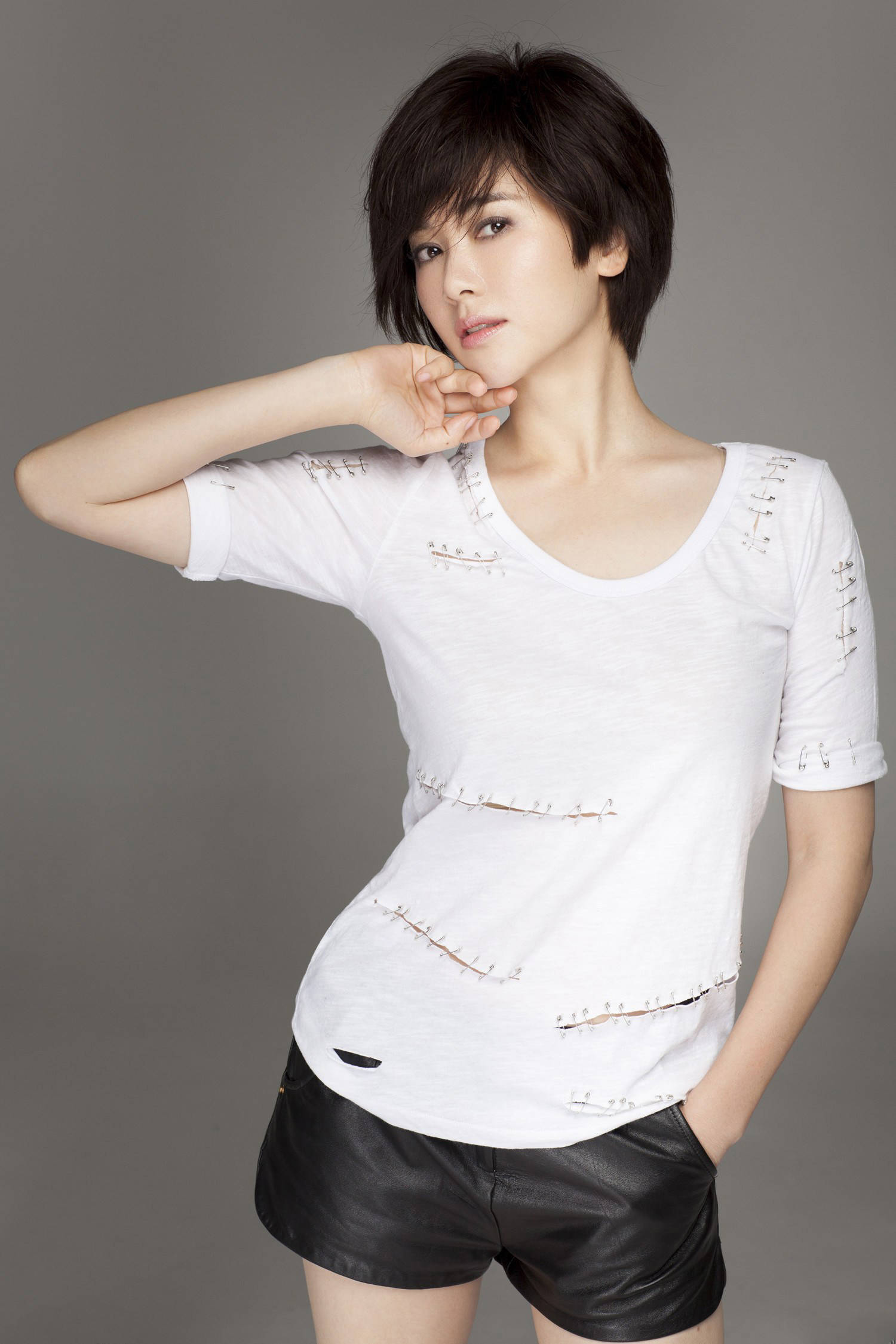 46岁左小青,怎么还前凸后翘这么性感!_身材_生活_状态