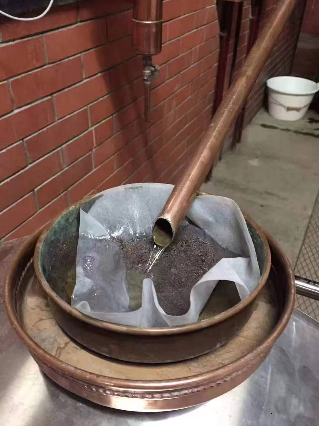 中华沉香酒世界非物质文化遗产传承人--曾令程_酿造_中国_酿酒