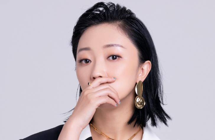 张瑶:20岁选秀夺冠,剃光头与蒋雯丽飙戏,两次"逼婚"圈内大佬_音乐