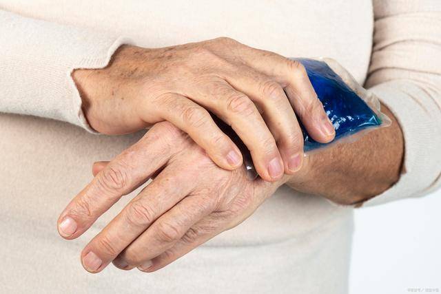 卢顺义年轻人手抖是帕金森吗警惕这些潜在病因