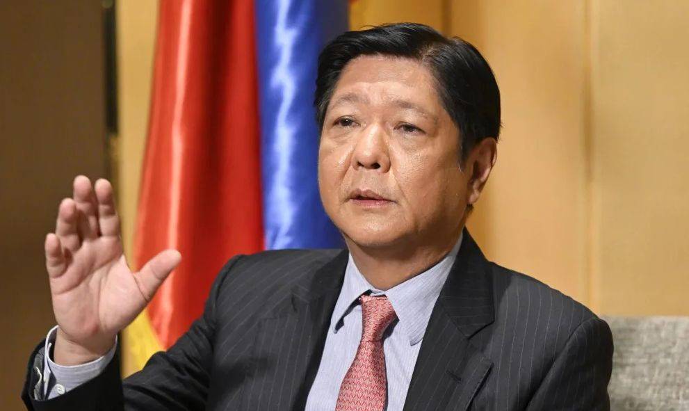 要知道,马科斯来找美国会晤之际,解放军的万吨军舰正奔赴南海,美国