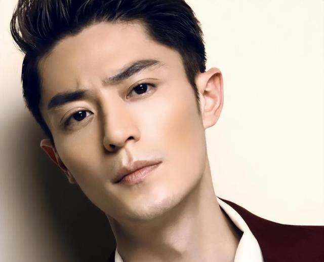 但事实上,霍建华没有扮演任何角色的根本原因是他自己的选择.