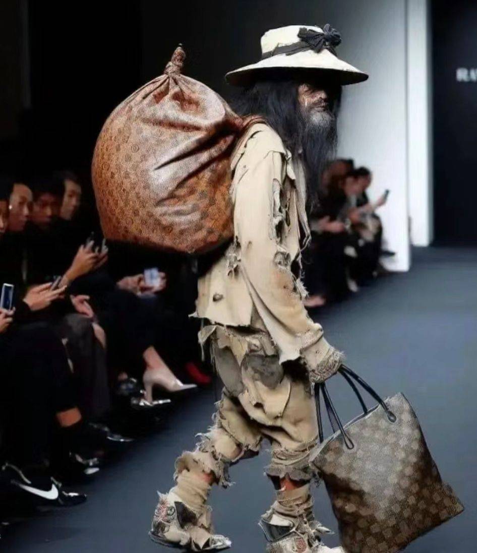 真正的"乞丐风"走上t台,网友:街上拉来的吧_风格_造型_生活