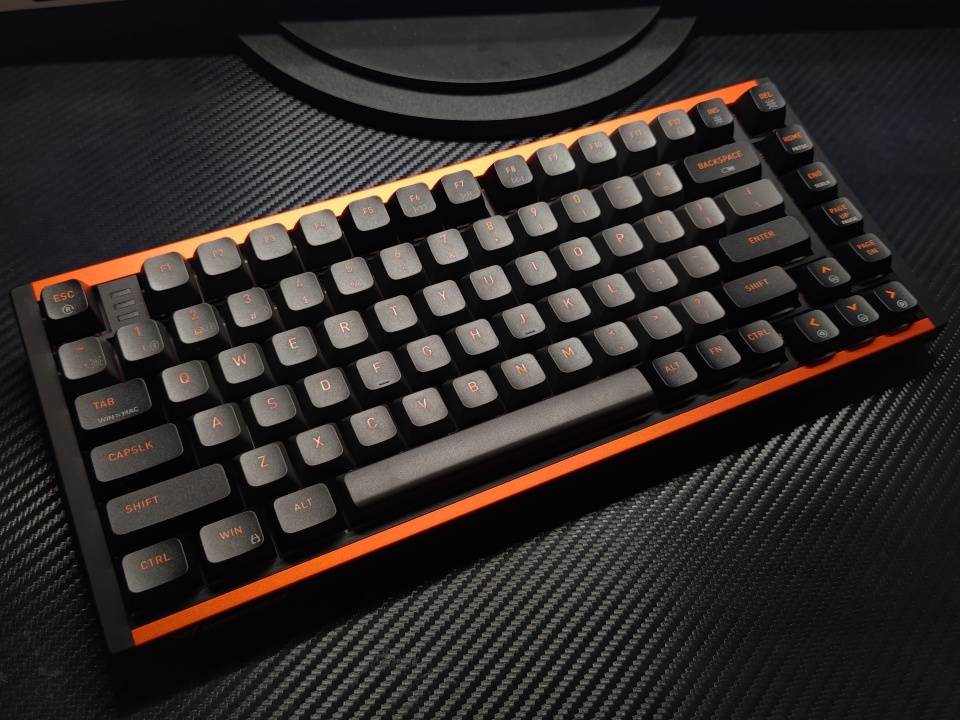 铭凡首款机械键盘MKB i83实测：金属质感，三模无线，499元引爆市场！