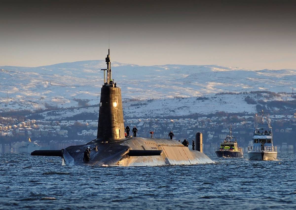 英国战略核潜艇突发故障,持续下潜,千钧一发之际140名艇员自救_先锋