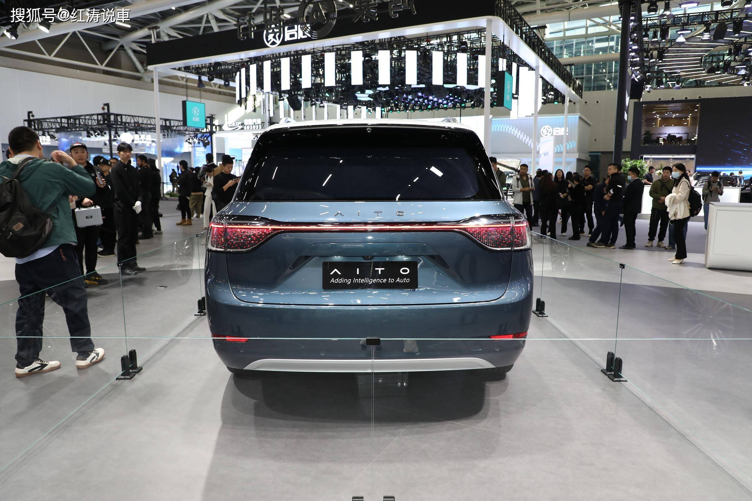 问界m9在广州车展亮相,预售50万元起,提供纯电动和增程版车型