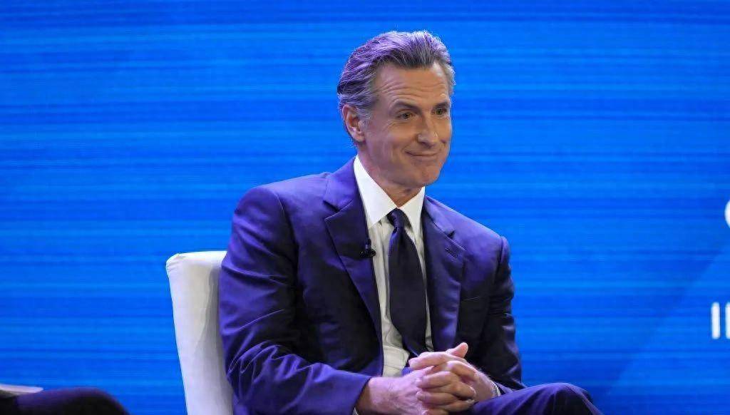 加州州长夫人apec吸睛!