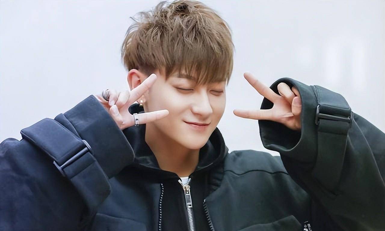 黄子韬取消演出行程,疑似因票卖不掉,鹿晗也糊了_肖战_张艺兴_演技