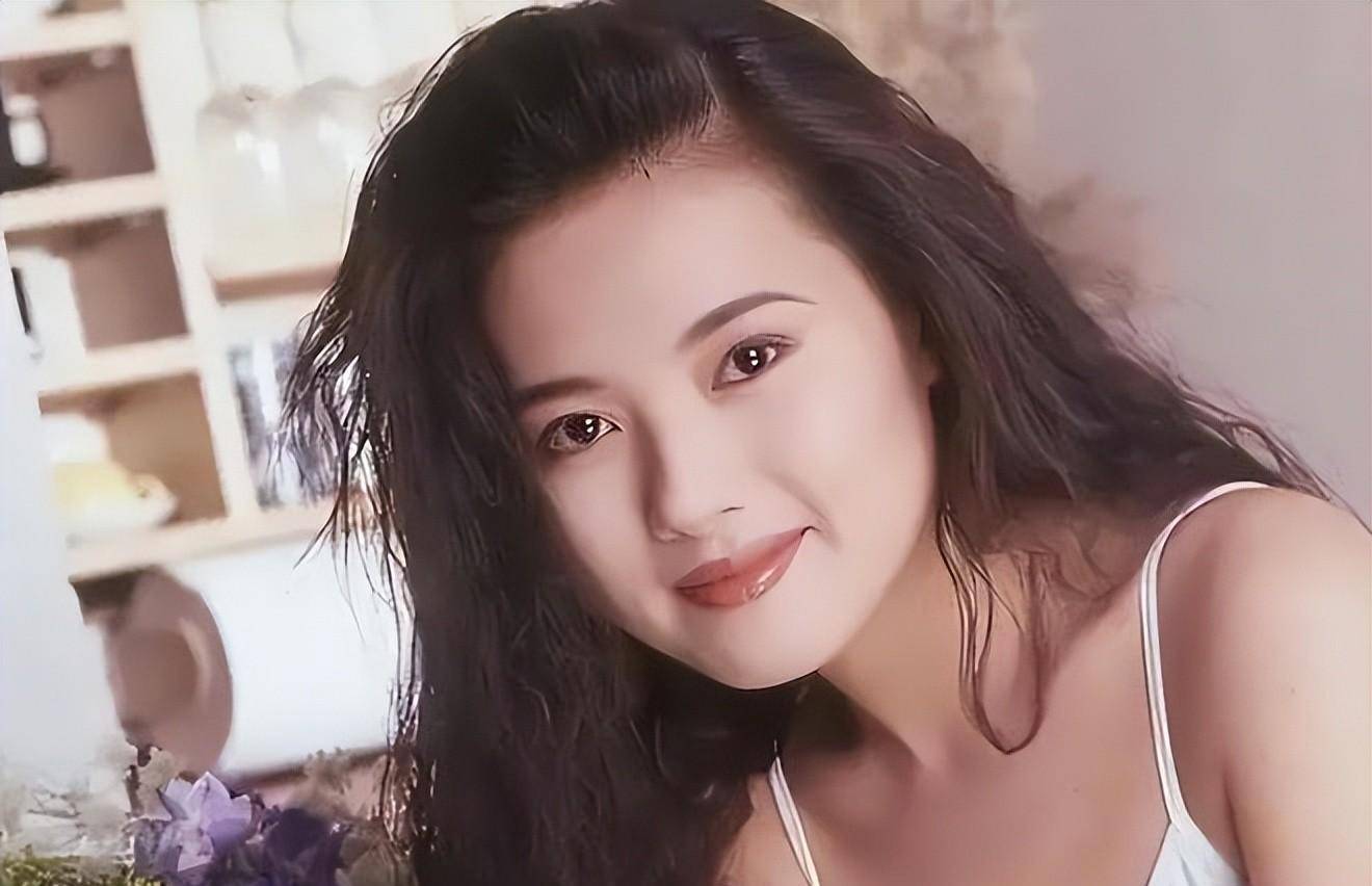 她是"蜜桃"女星,被曝"三人运动",一个月52次_李丽珍_李静婷_马桂灿