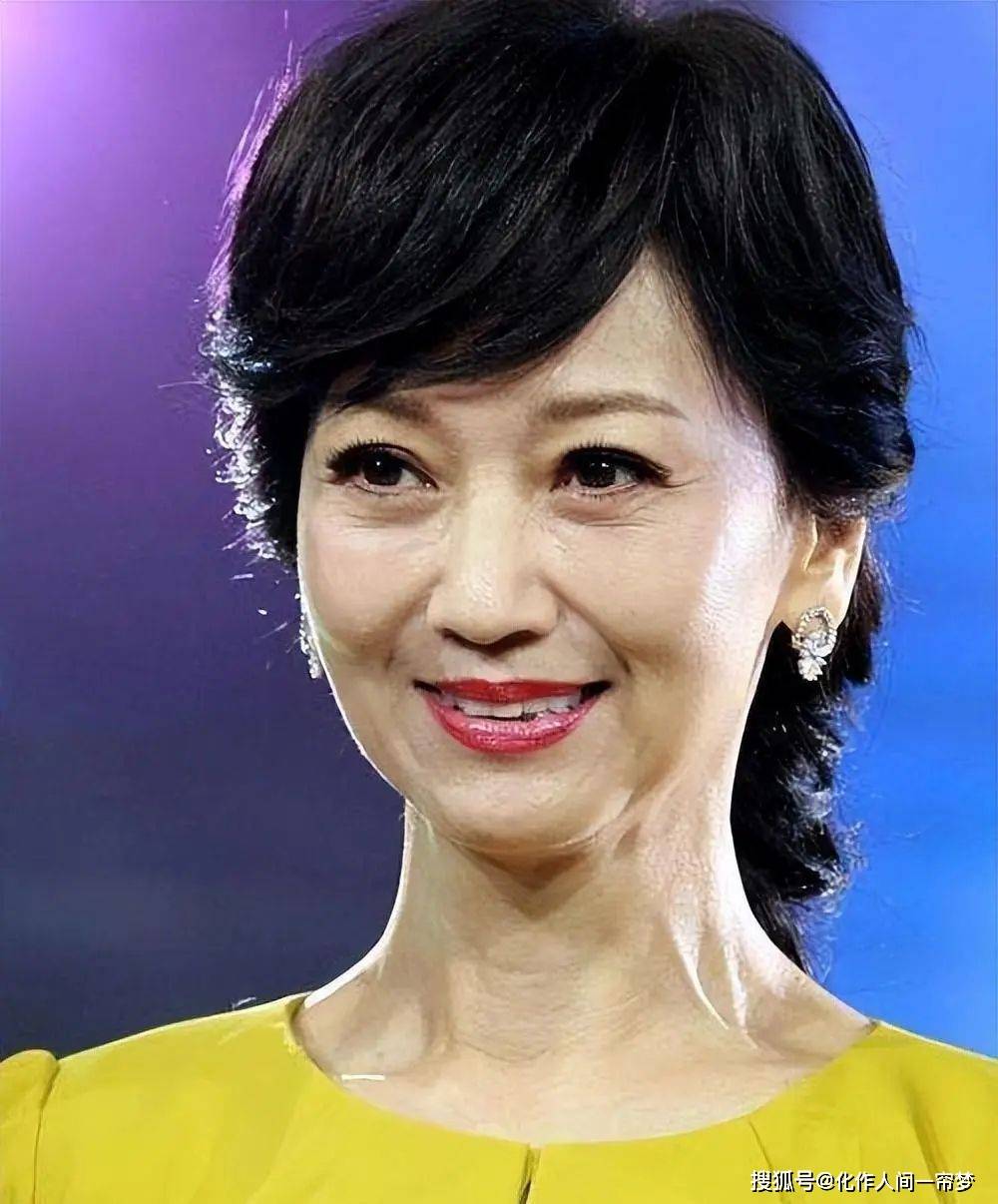 僵尸脸,医美过度,被称为"不老女神"的明星,都原形毕露了_赵雅芝