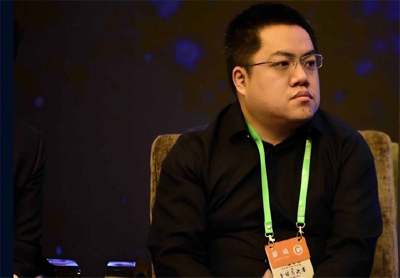 电竞毒奶黄旭东竟也踢足球?小时候差点进军足球行业_解说_观众_栏目