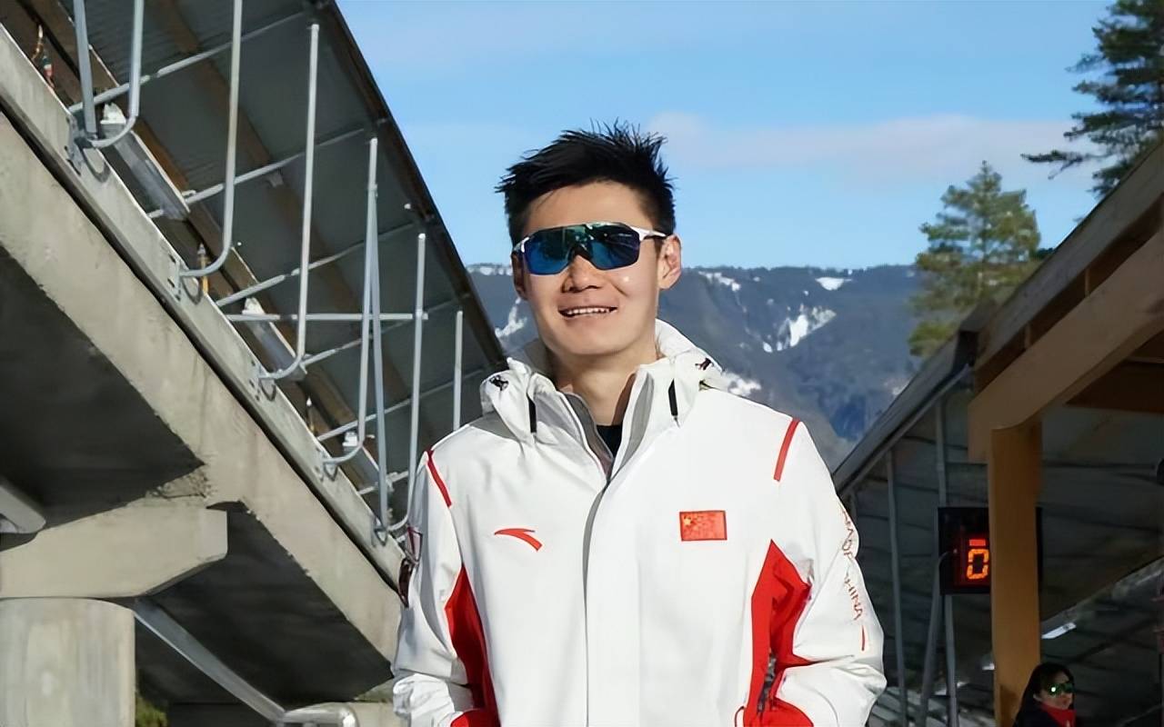 中国冷门项目创历史,3人同时登上领奖台,8大官媒盛赞_张培萌_北京