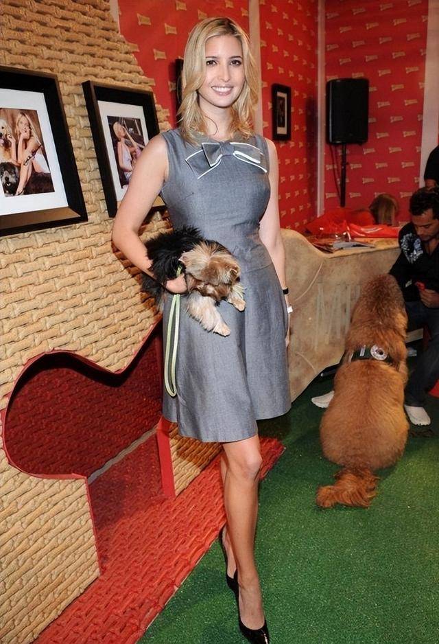 42岁伊万卡:年轻时是人间水蜜桃,现在越来越成熟有韵味像卡戴珊