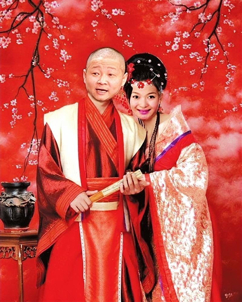 "三德子"赵亮:孝顺母亲竟成爱情杀手,后娶名模为妻_胡敬_父亲_儿子