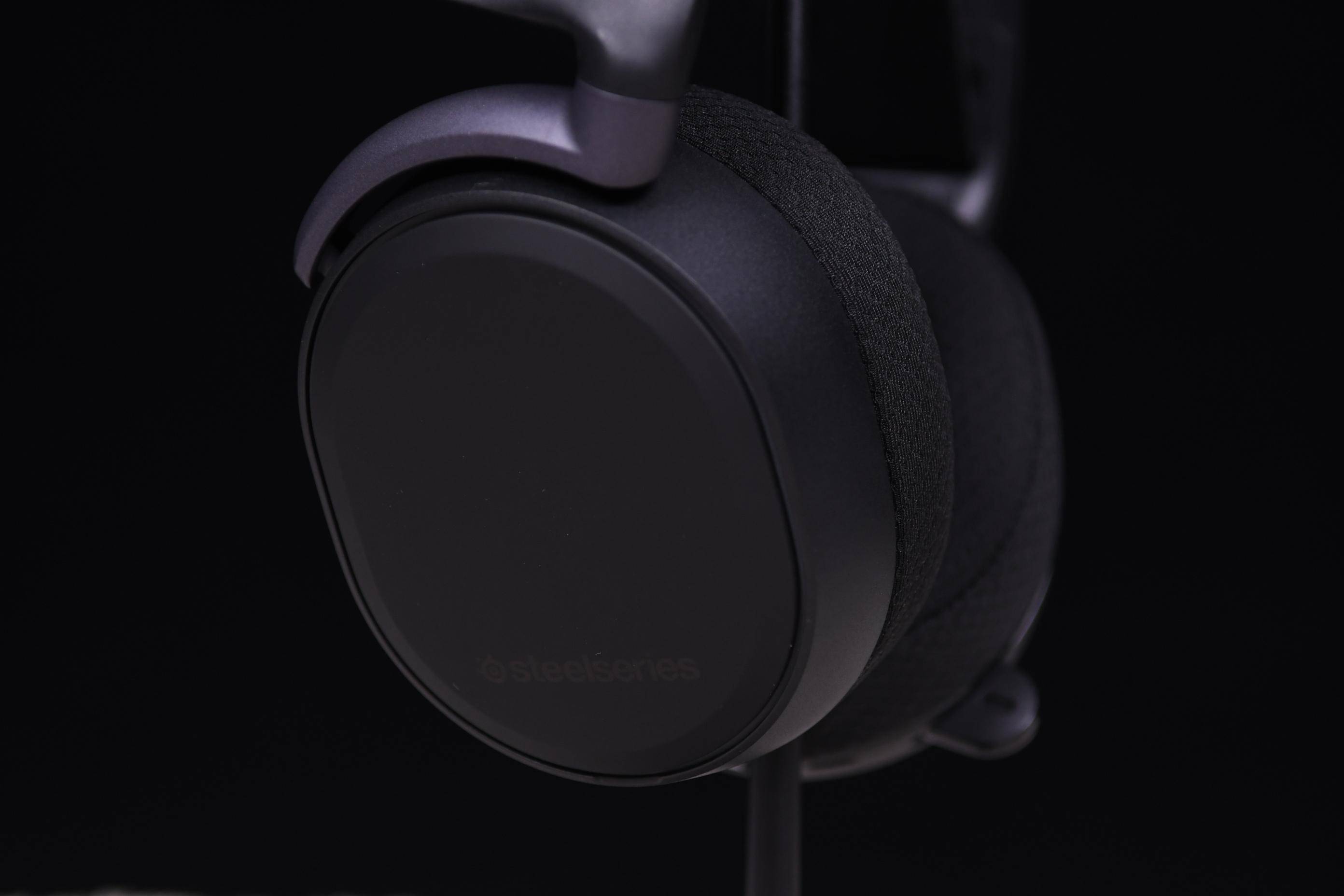 赛睿的前世今生都印在了arctis寒冰pro wireless这款耳机上_游戏_玩家