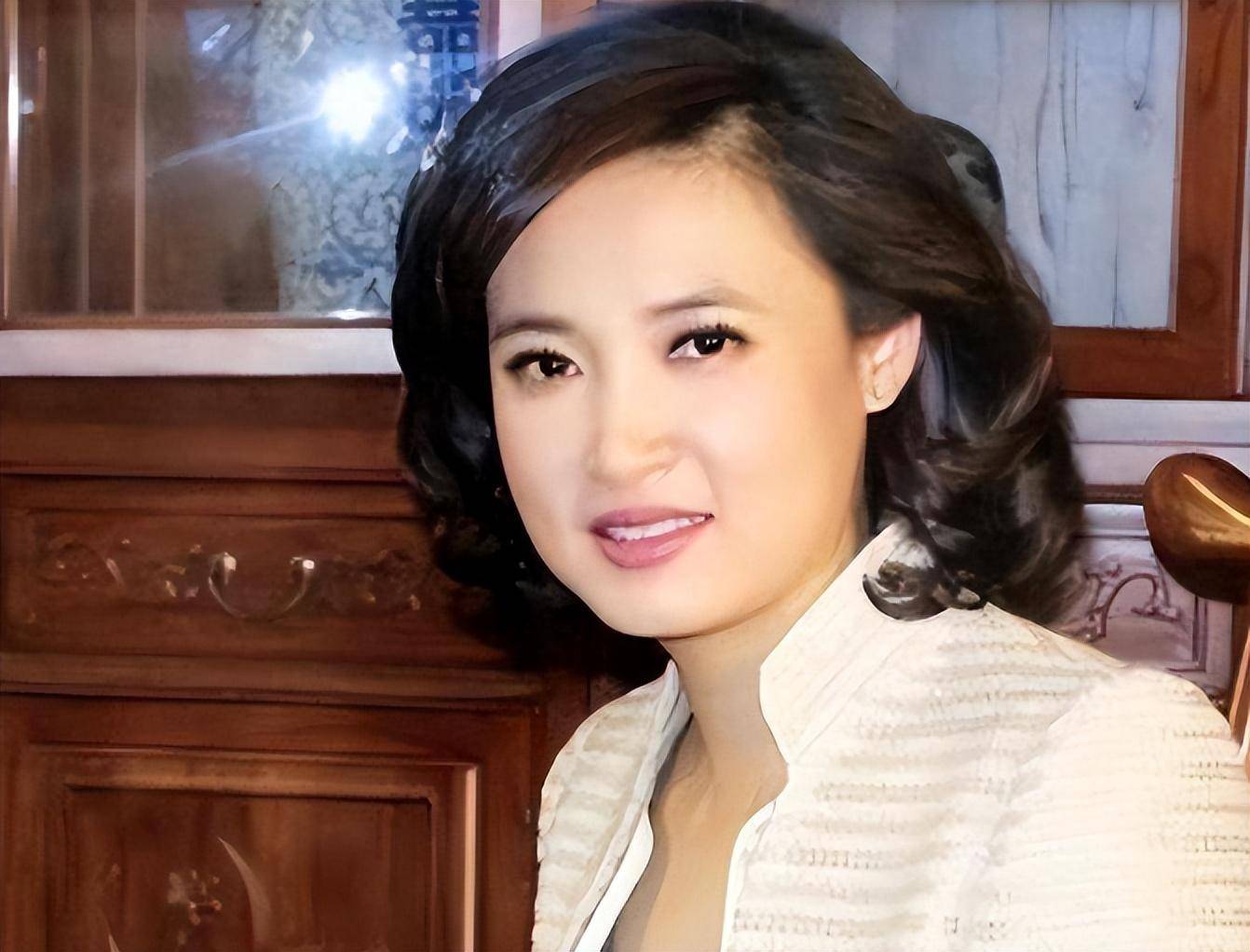 桑晨:"被迫"成为央视主持人,人气不及李红,却是央视资深元老_时候