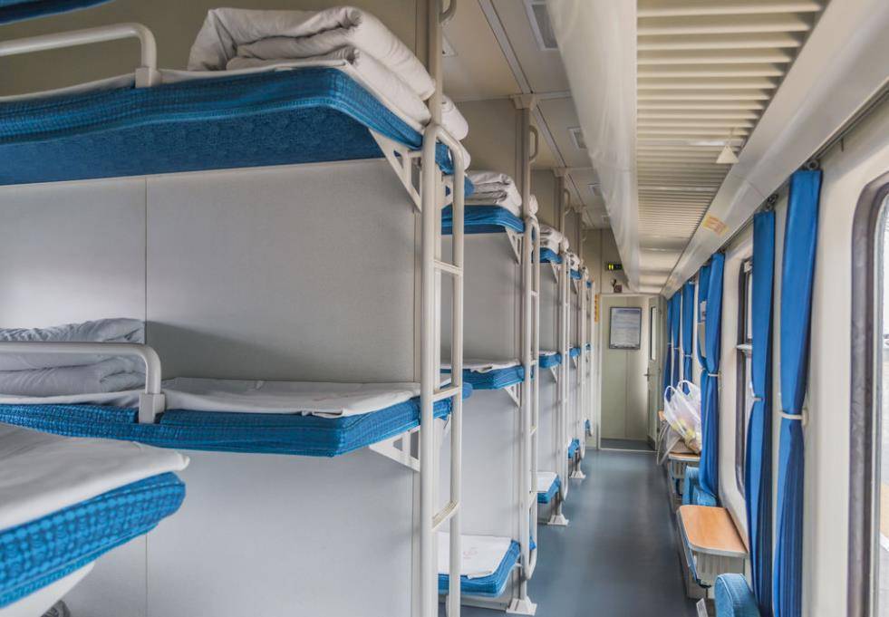 中国首列"全卧铺"式列车,且沿途没有其余站点,乘客一觉睡到家_价格