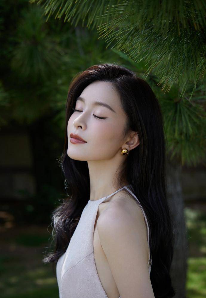 文咏珊穿淑女风格法式浪漫礼服!优雅大方女人味十足_感觉_造型_女性