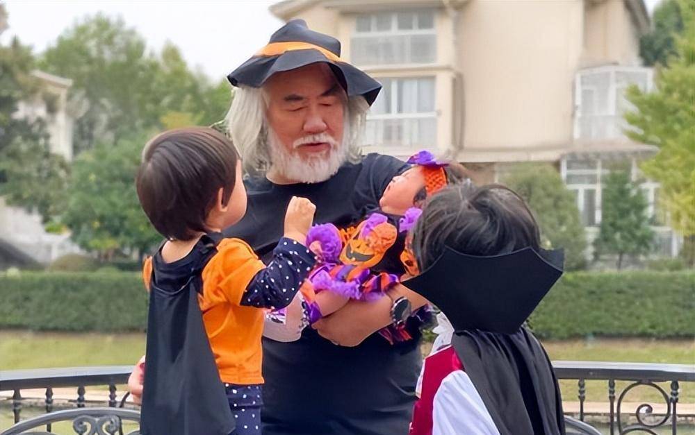 72岁张纪中首次松口承认,混血儿子马丁是妻子杜星霖和老外所生_生活