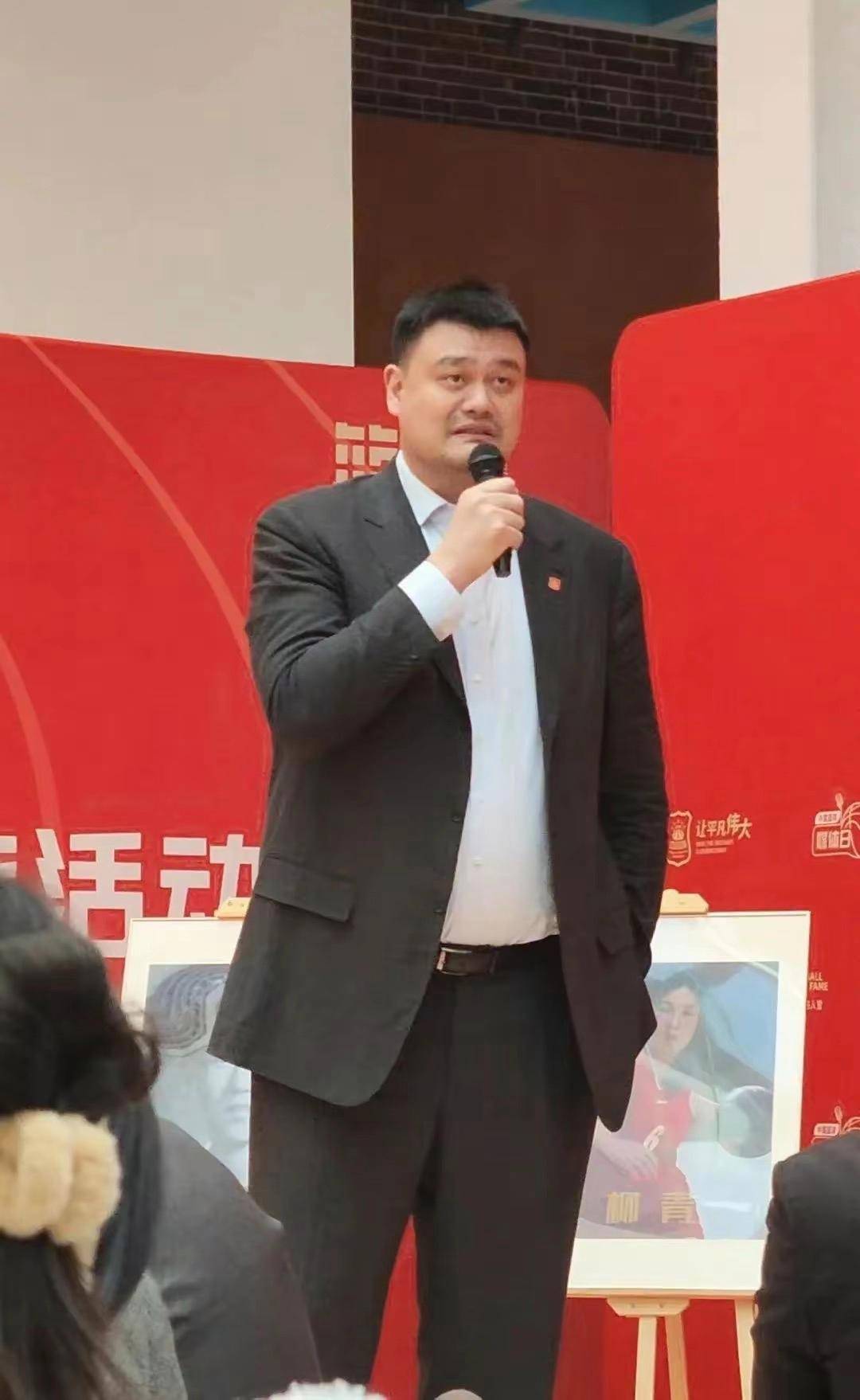 张镇麟面子太大了,辽篮和姚明相继发声力挺张镇麟,球迷表示失望_王芳