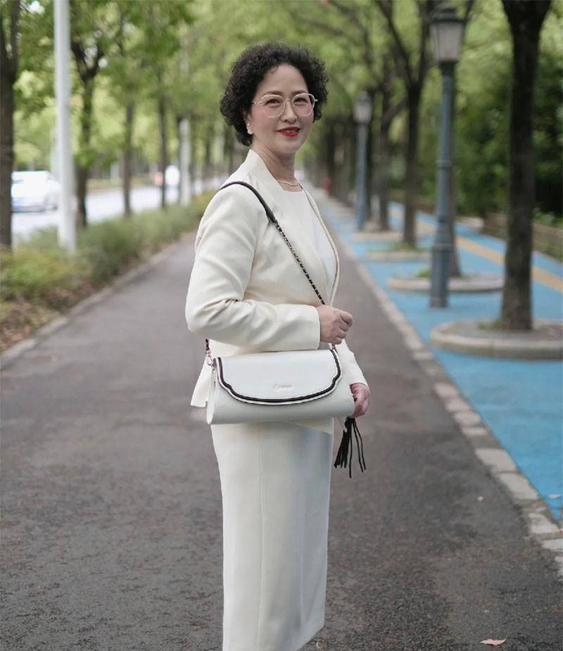 学学这位上海老奶奶的穿搭,穿得时尚_女性_图案_衣服