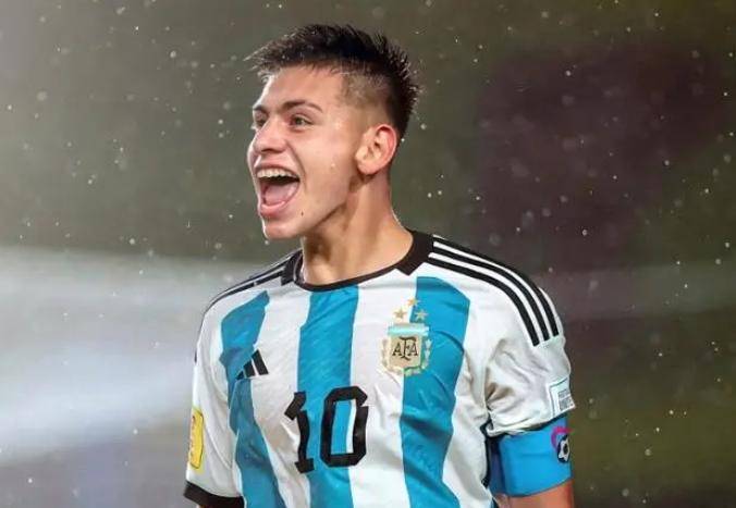 阿根廷17岁小将表现出色,对战巴西独入3球_埃切维里_足球_比赛