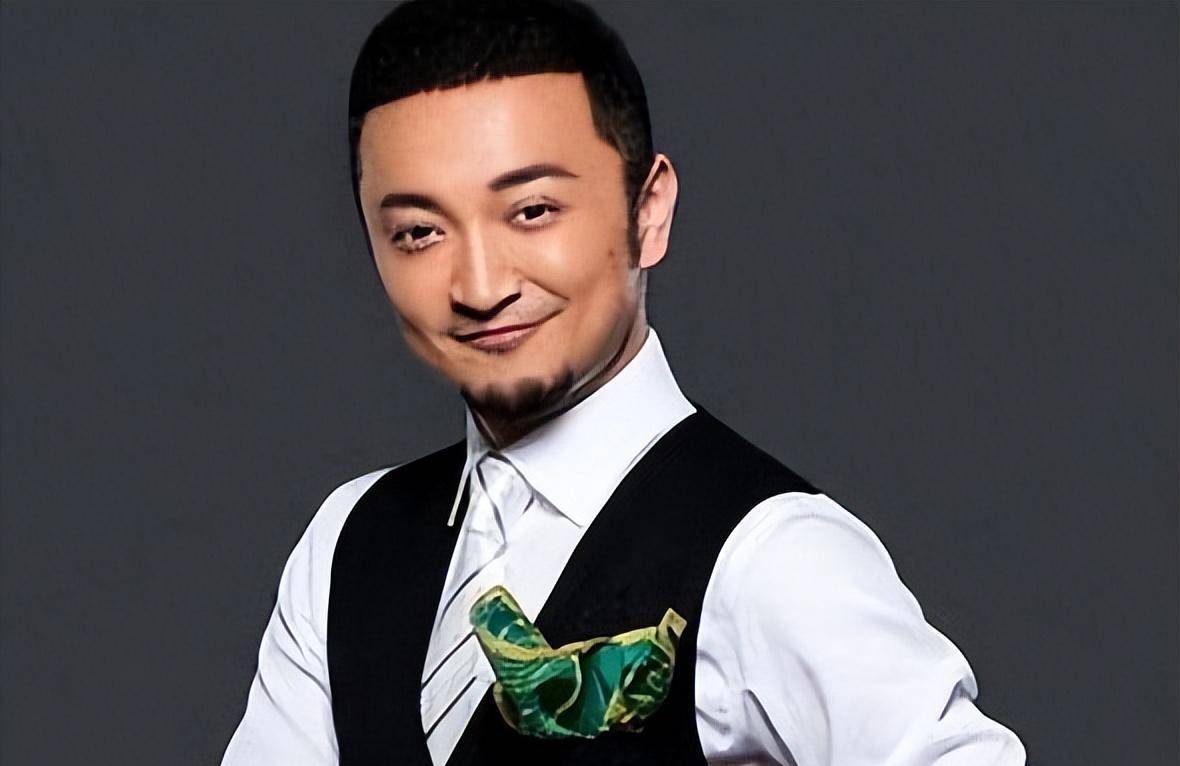 央视主持尼格买提离婚!