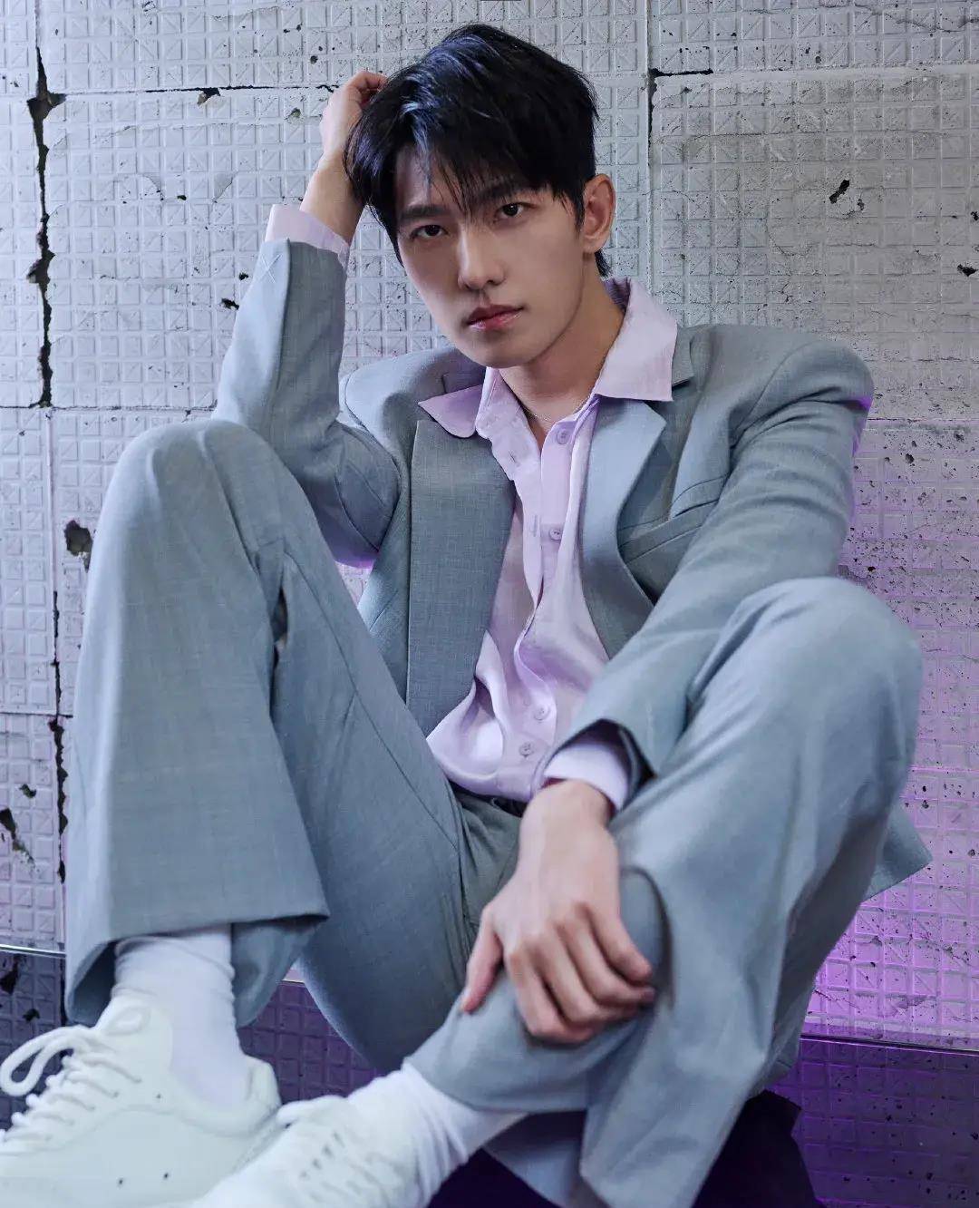 24娱乐瓜:吴亦凡王一博成毅杨洋朱一龙金晨刘诗诗王鹤棣白鹿_活动