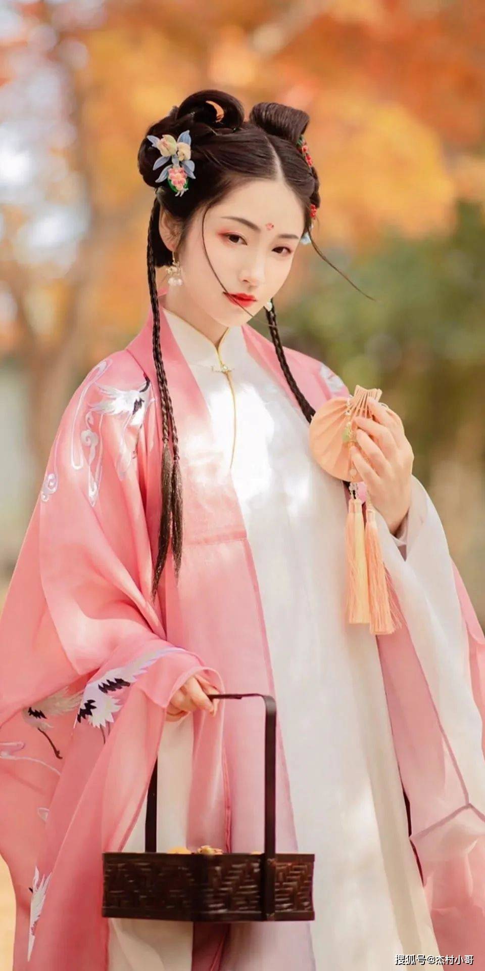 天生富贵命的3个星座女,聪明美貌,贤惠旺夫_女性_感情_方面