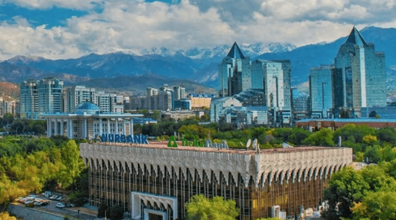 如此一来,中亚地区经济体量最大的城市就不是阿拉木图,而是乌鲁木齐了