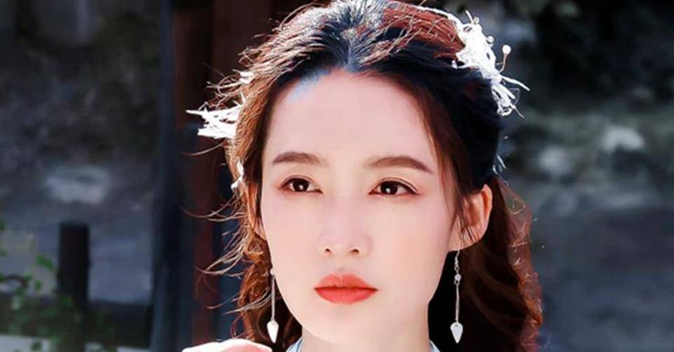 《七夜雪》开拍,李沁见老了,曾舜晞微肿了,女配一头金发真敢染_曾可妮