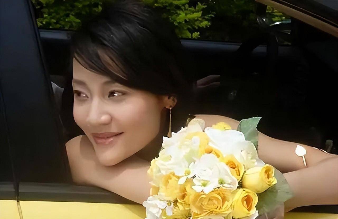 美女演员潘星谊:29岁被鱼缸碎片割喉去世,父亲微笑送别惹争议_姚晨