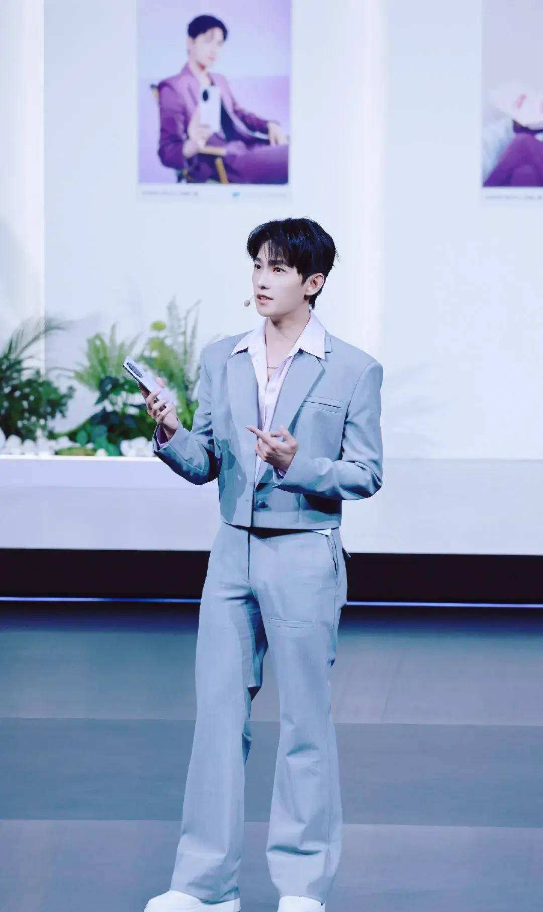 25娱乐瓜:杨紫成毅任嘉伦杨洋杨幂白鹿郑业成田曦薇魏大勋_照片_人家