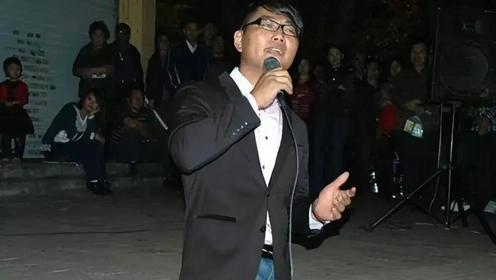 山东无腿歌手陈州娶漂亮妻子,生下一男一女,有人怀疑不是亲生的_工作