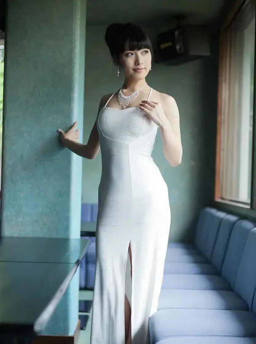 由爱可奈:1993年出生的日本写真女神,用青春演绎性感与可爱_表演_魅力