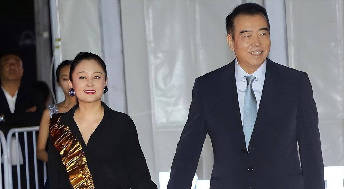 妻"明星,男人保养好娇妻老得快,硬是熬成了同龄人_王志飞_陈凯歌_陈红