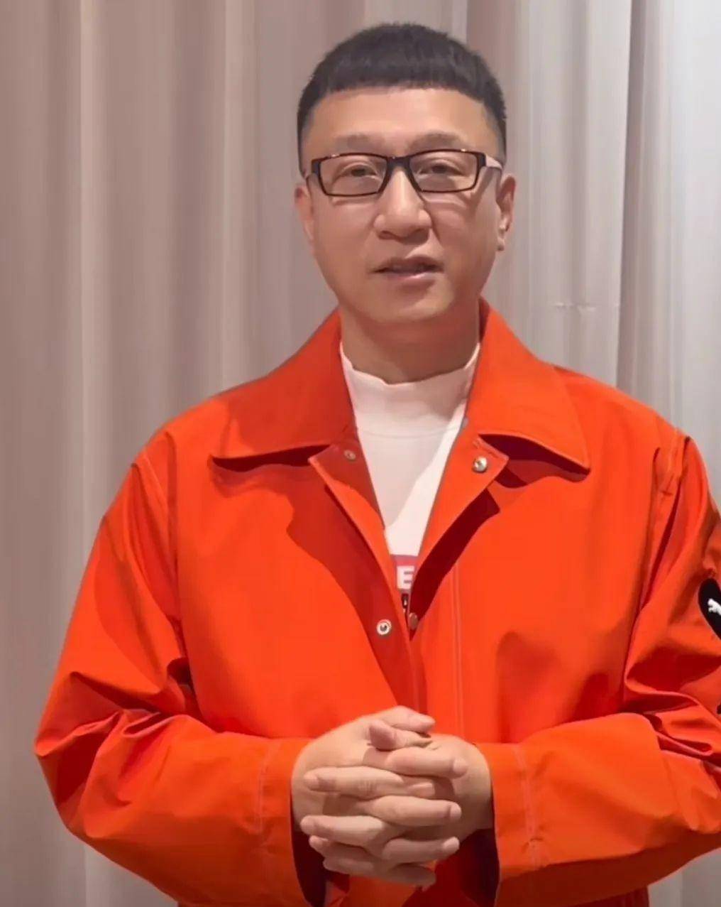 其中,《潜伏》剧组的"男队长"最酷最吸睛……得益于高群书导演,黄志忠