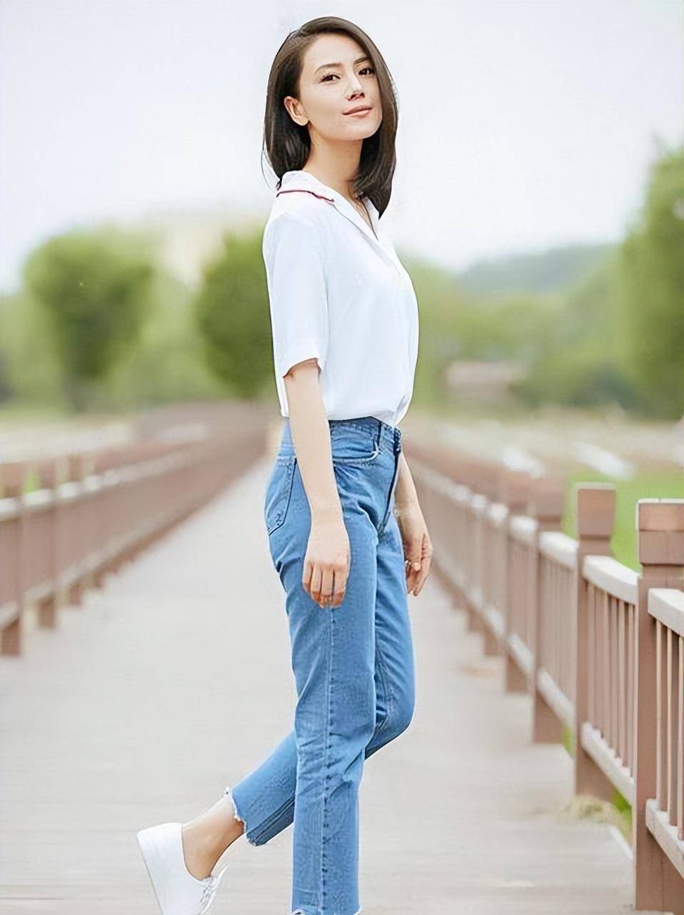 高圆圆私服穿搭指南,80年代出生的女神,真的太帅了!_时尚_外套_牛仔裤