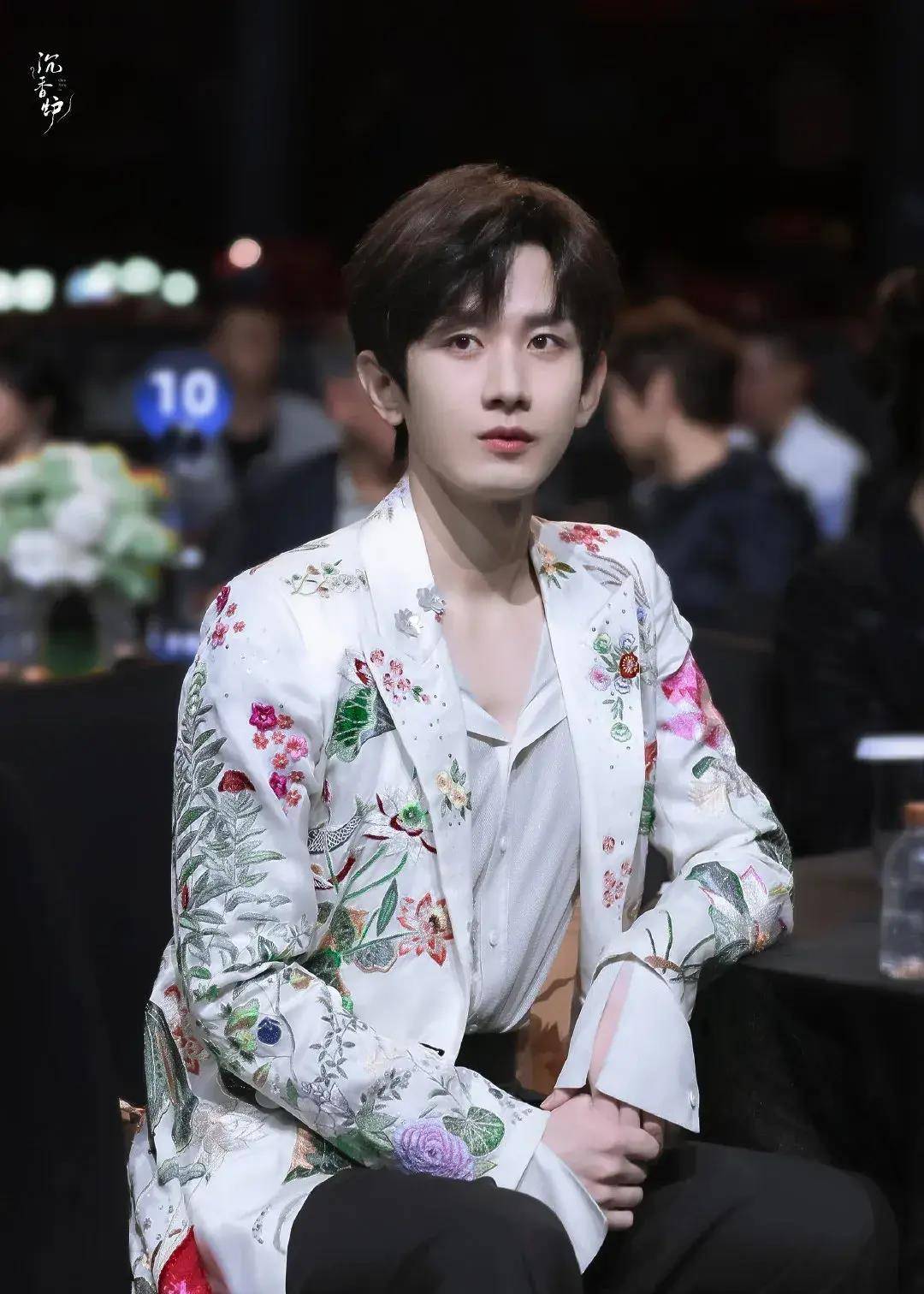 26娱瓜:杨洋龚俊热巴唐嫣任嘉伦成毅李沁杨幂陈哲远王楚然_活动_品牌