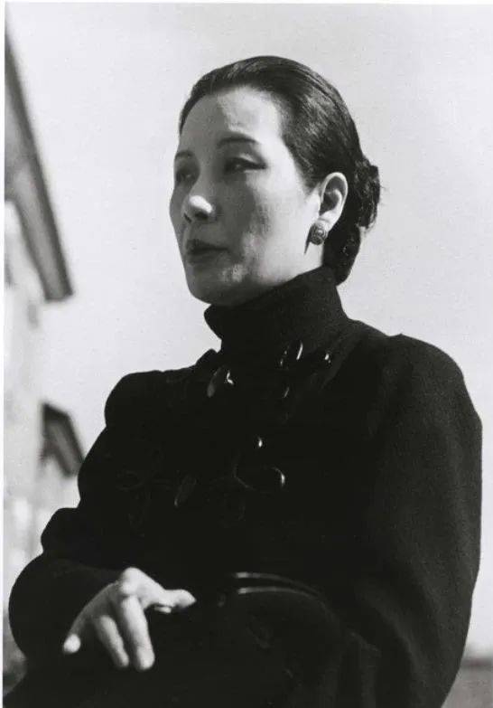 珍贵老照片,孔祥熙与希特勒合照,作为中国特使,他有神秘任务?