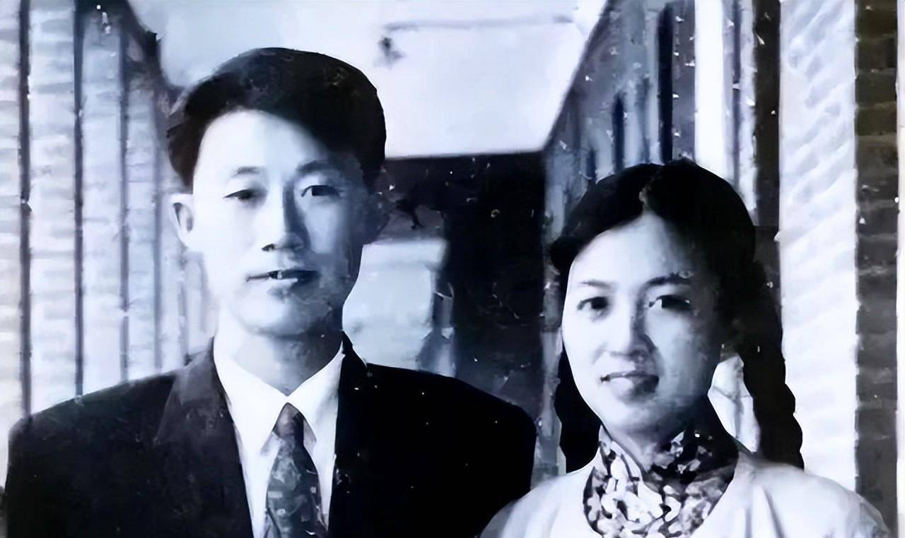 演员谢芳:嫁给初恋丈夫,婚后生一子,如今咋样了?