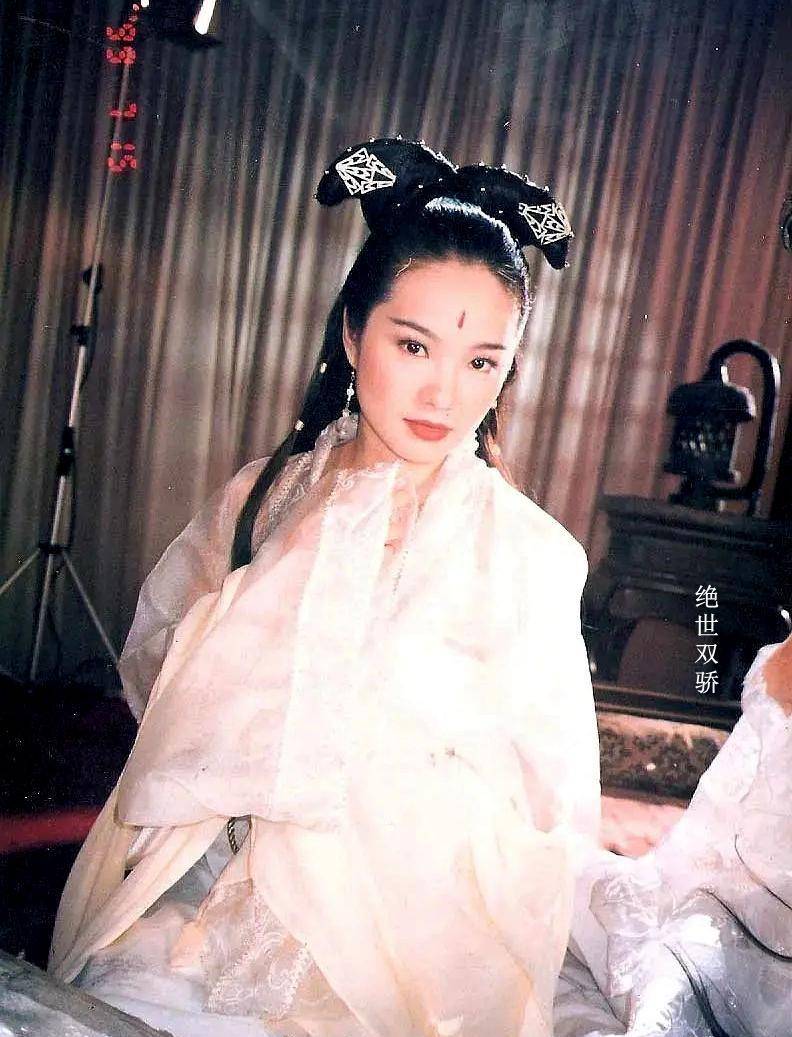 她曾是珠影花旦,与陈道明是银幕恋人,《绝世双骄》中演邀月公主_于莉