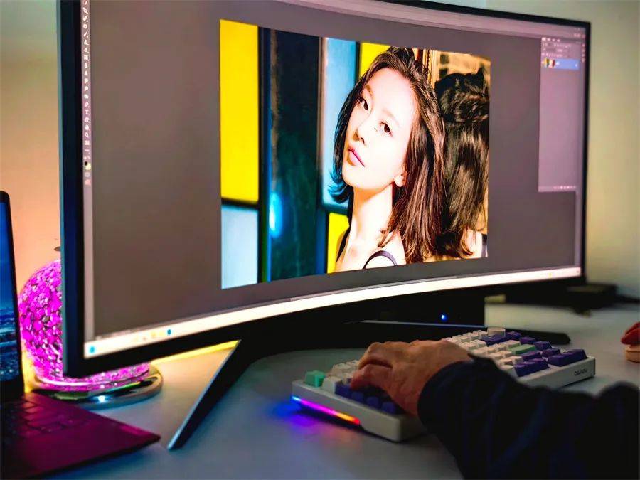 懂显示器的为什么选带鱼屏,不吹不黑说说雷鸟Q8显示器使用感受