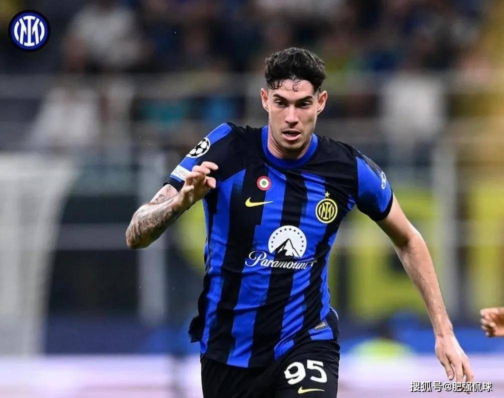 首先,国米主力左中卫巴斯托尼在国家队训练中受伤,他的缺席让国米后