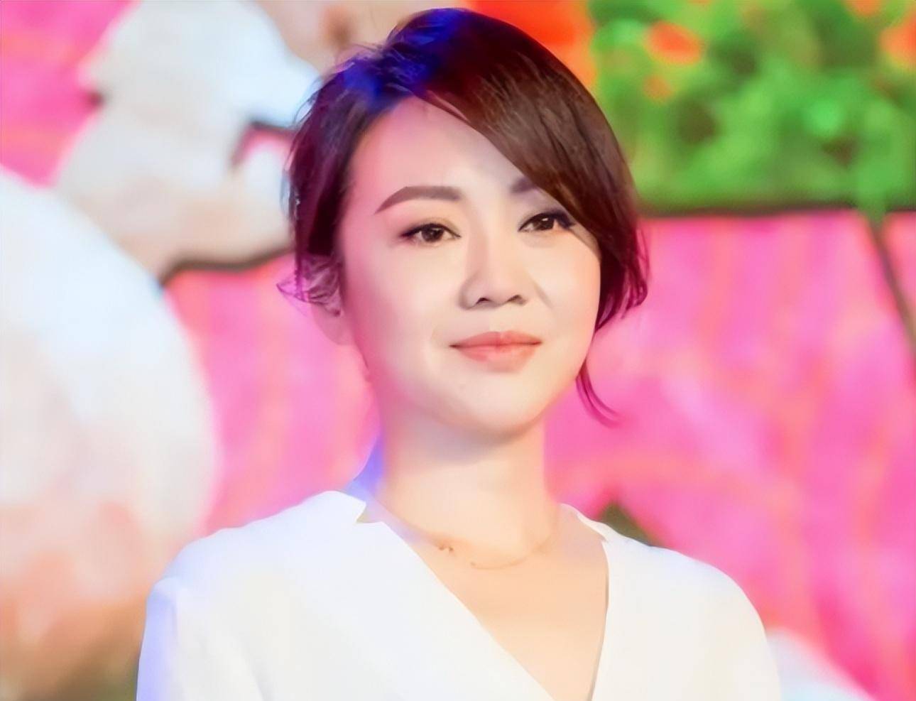 18年过去了,那个净身出户也要和闫妮离婚的邹伟,如今后悔了吗_女儿_生活_妻子