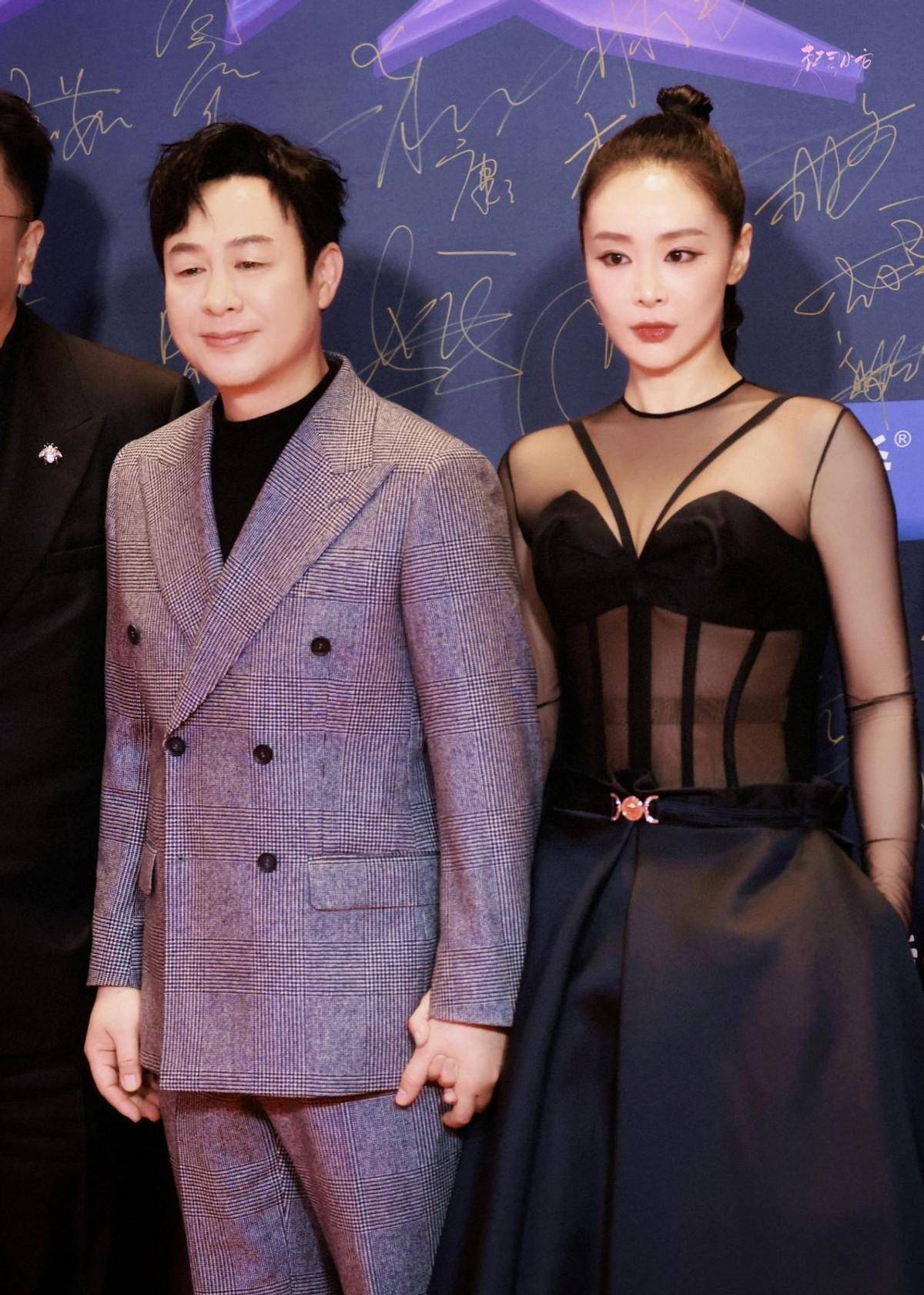 澳门这一夜,被笑不露齿的刘诗诗惊艳,从不穿暴露礼服