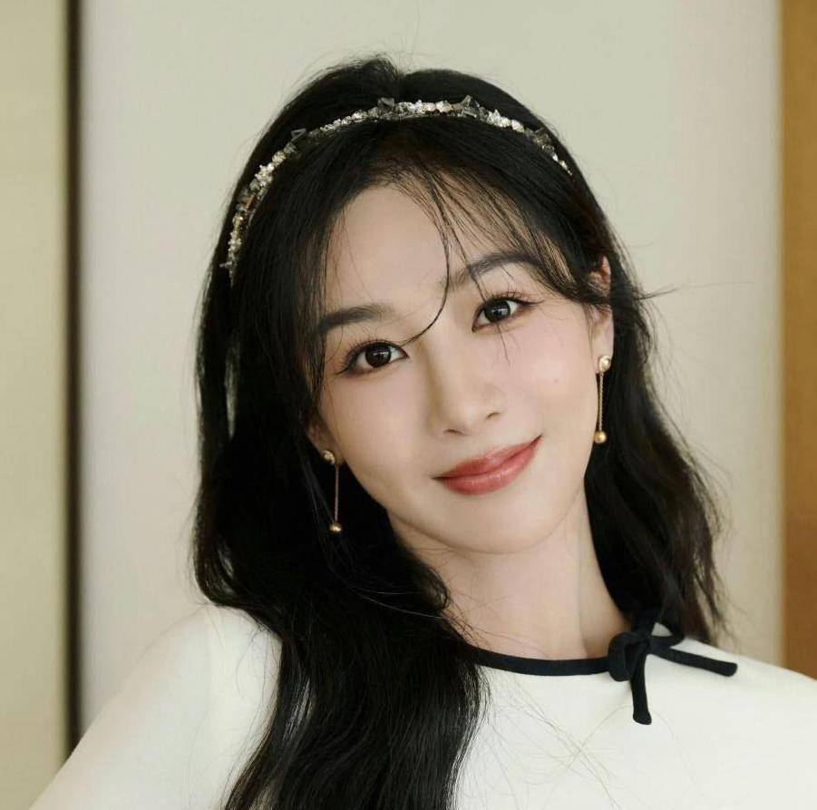 杨紫将官宣代言华伦天奴,辱华品牌赚钱赚疯了?_文化_中国_商业