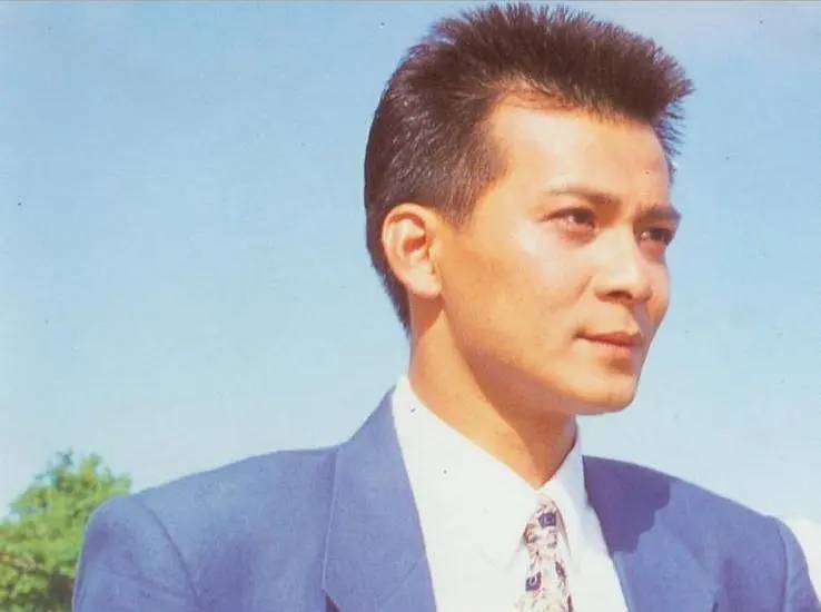 大侠还是坏蛋,黄日华演过的一个龙套,像极了他现在的状态_郭靖_人们